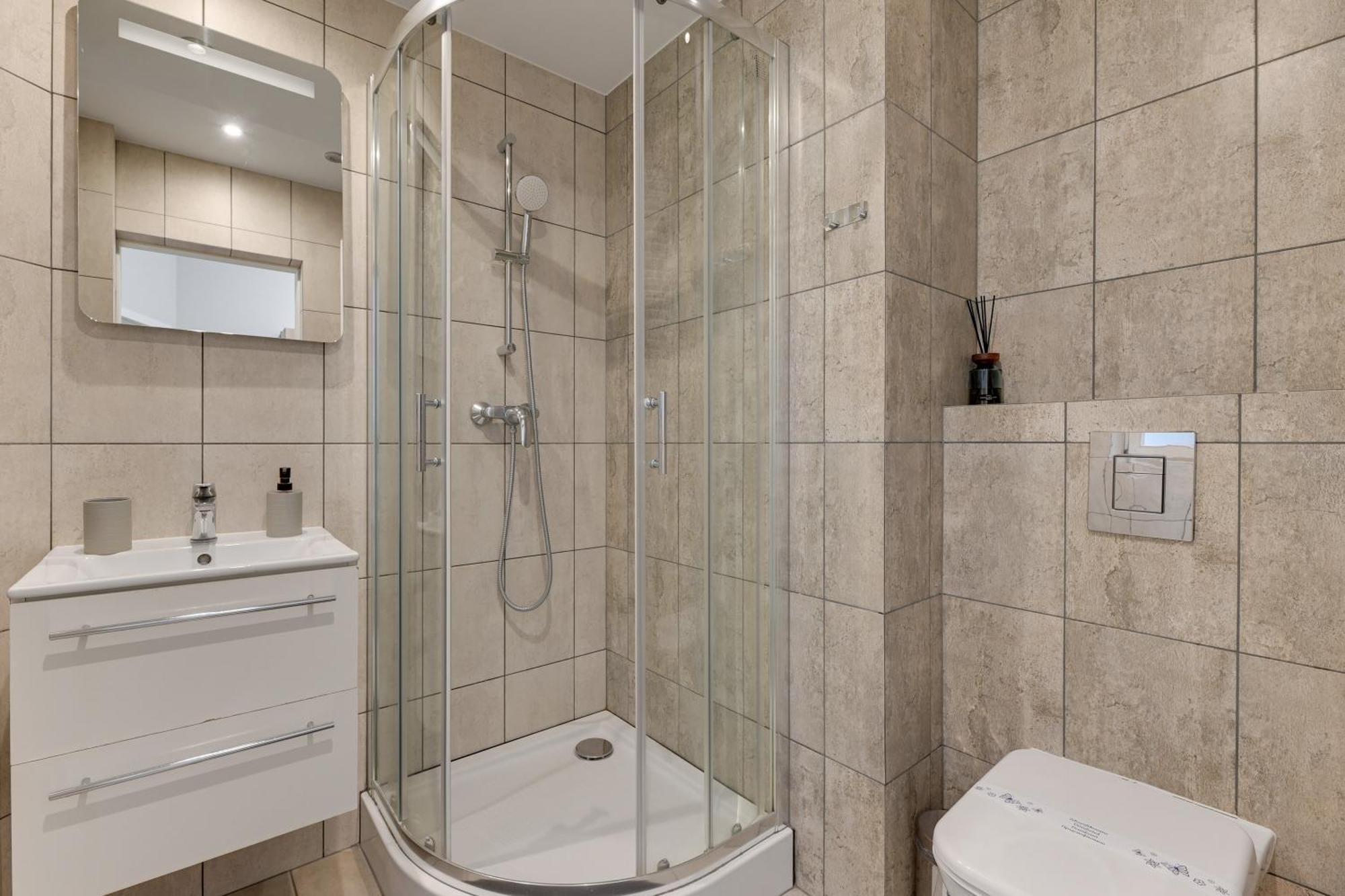 Quadruple Room Bathroom