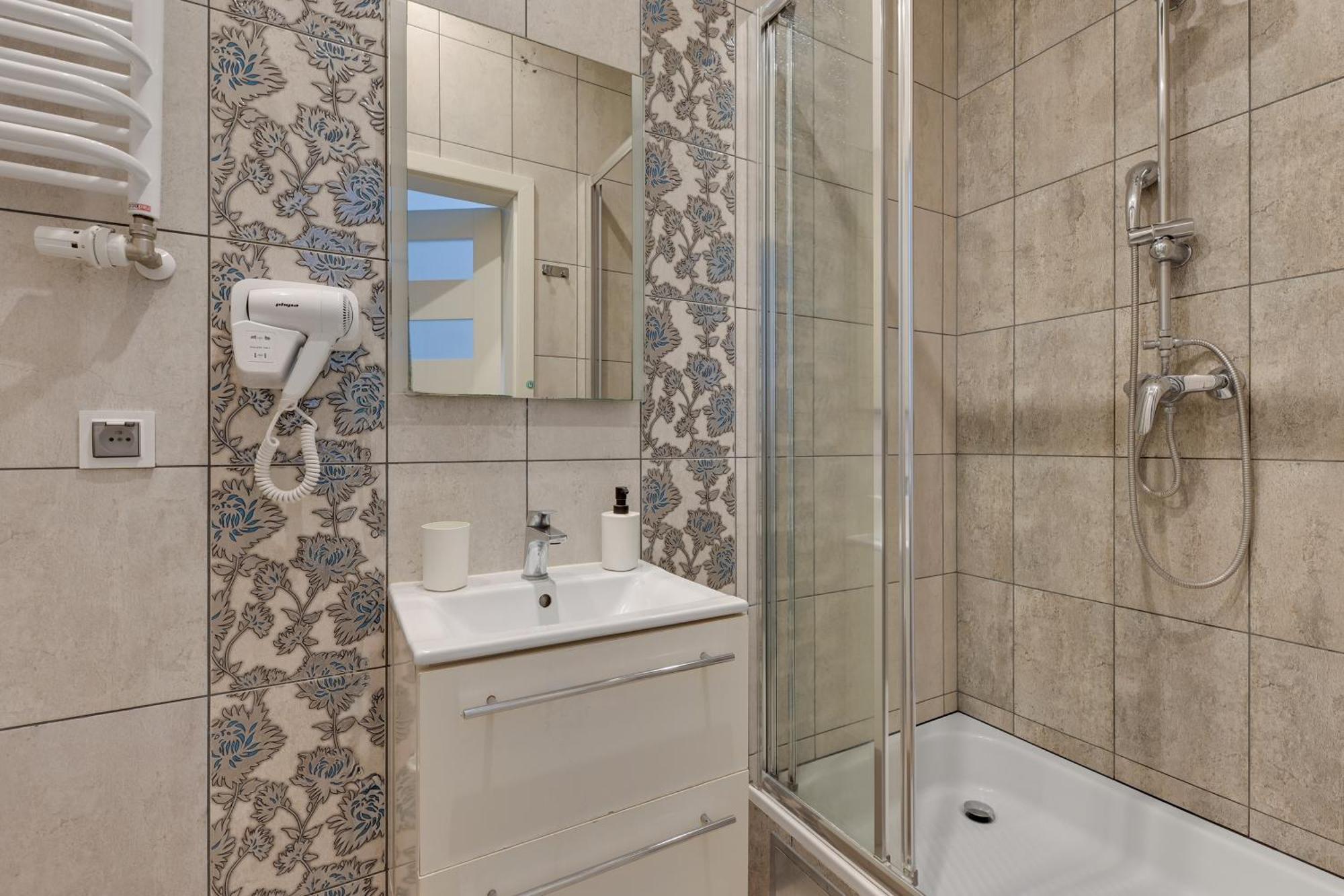 Quadruple Room Bathroom